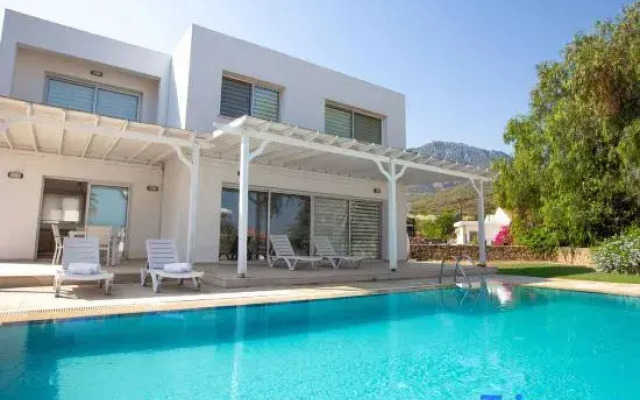 Bitter Orange Villa with Pool by HolidayKeys
