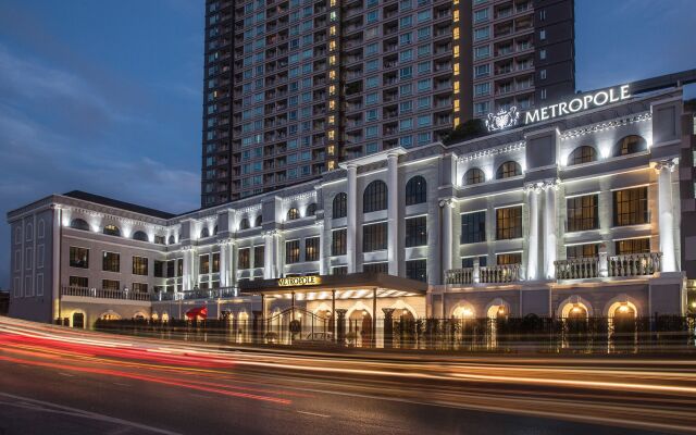 Отель Metropole Bangkok вид на фасад