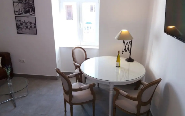 Downtown Luxury Suites