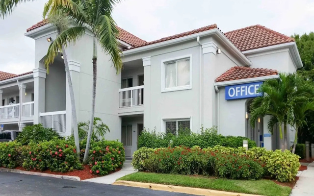 Studio 6 Extended Stay - West Palm Beach, FL