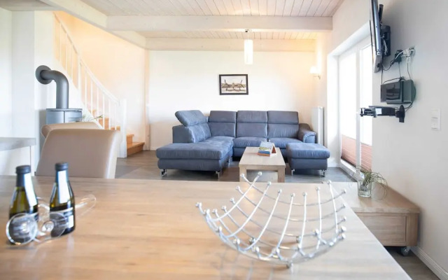Exklusiv Eingerichtetes Ferienhaus in Strandnahe