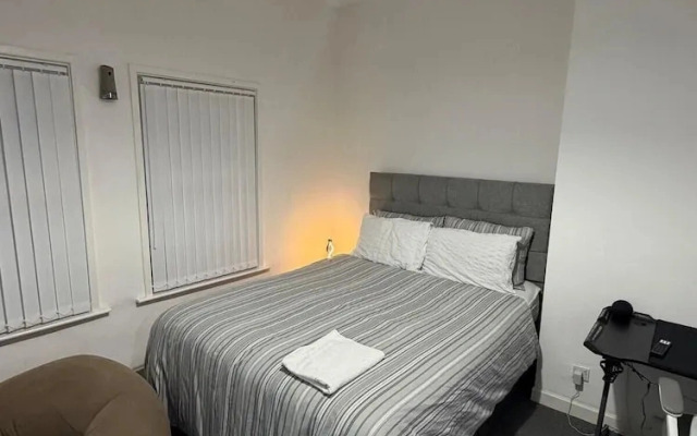 Kensington Studio, 3rd-floor City Base