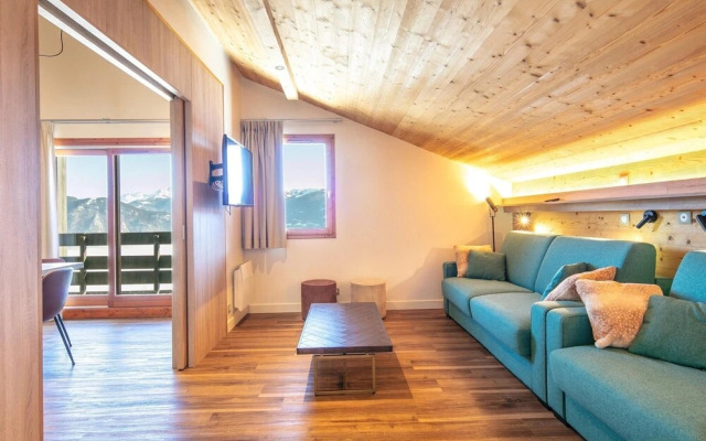 Chic Duplex Apartment in Doucy