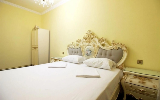Luxury 5 bedroom Property in the centre