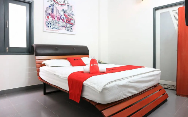 RedDoorz near Gia Dinh Church