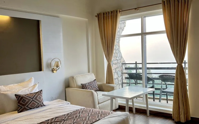 Himalayas Resort by The Lake Hill