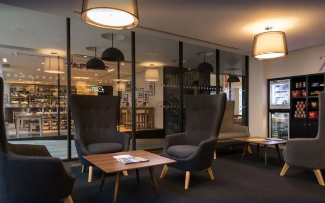 Апарт-отель Roomzzz Manchester Victoria