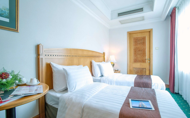 Отель Best Western Plus Hong Kong