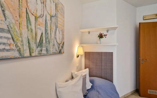 Modern Three Room Flat With Pool