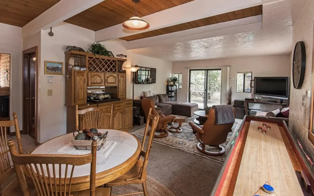 Cedar Cove Lodge