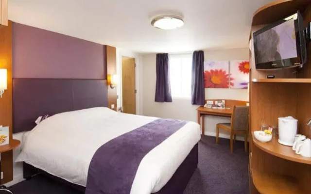 Premier Inn Warrington - A49/M62 J9