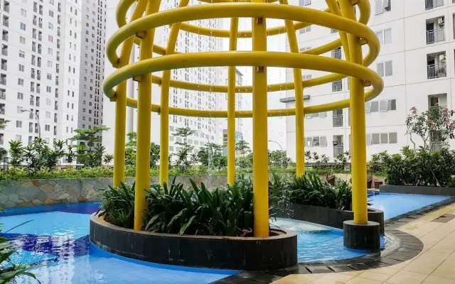 Scenic 2Br With City View At Bassura City Apartment
