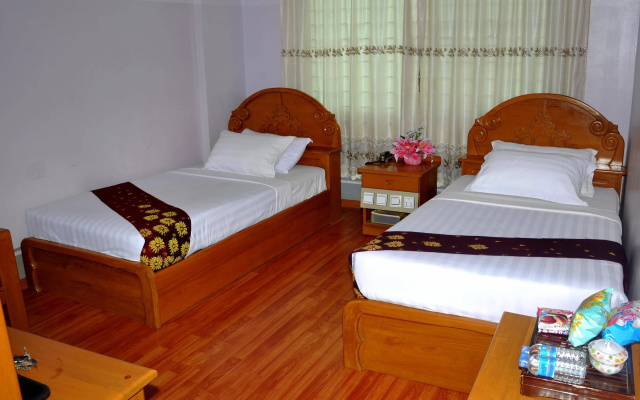 New Palace Hotel