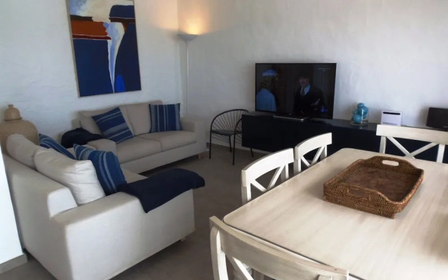 Villa 6 People, Heated Pool, Seafront, Great Location