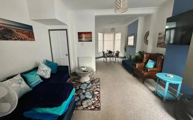 Coastal House Opposite Beach Sleeps 6 Pet Friendly
