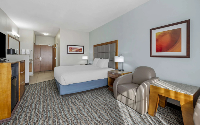 Best Western Plus Peppertree Inn At Omak