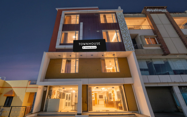 Townhouse Mahamrityunjay Dwar Ujjain