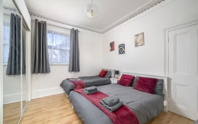 Cozy 2BR Family Apartment - London N22 Sleeps 6