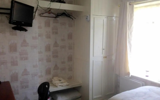 Liverpool Airport Rooms