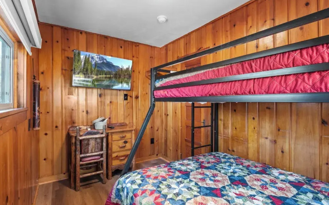 Timber Lodge Cabin 14