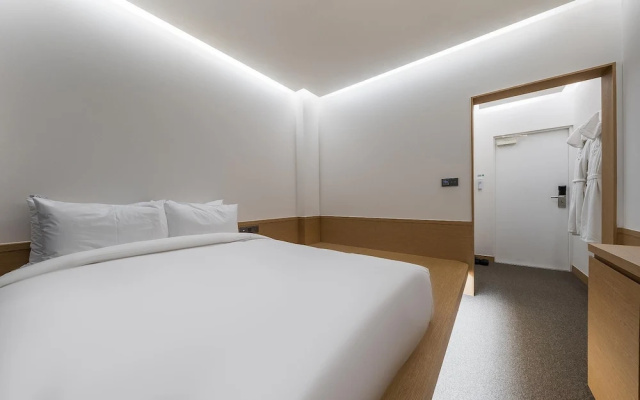 Bluefrog Hotel