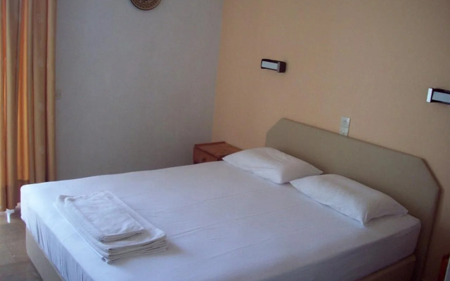 Ionis Hotel