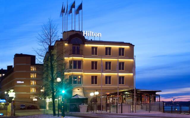 Отель Hilton Stockholm Slussen Швеция, Стокгольм - 9 отзывов об отеле, цены и фото номеров - забронировать отель Hilton Stockholm Slussen онлайн вид на фасад