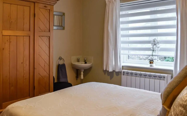 Riverbank Cottage