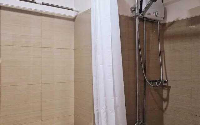 Hannah Crib at Shore Residences