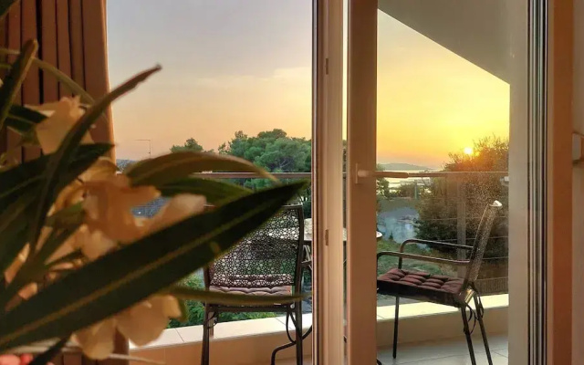 Refresh Boutique Apartments