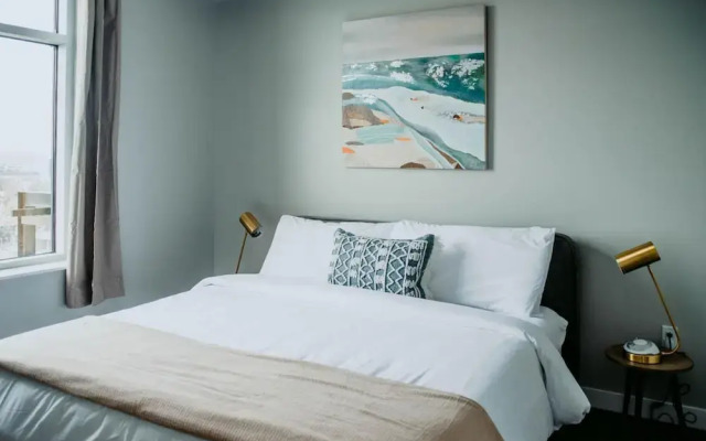 Nashville Sophisticated 1BD 1BA Apartment