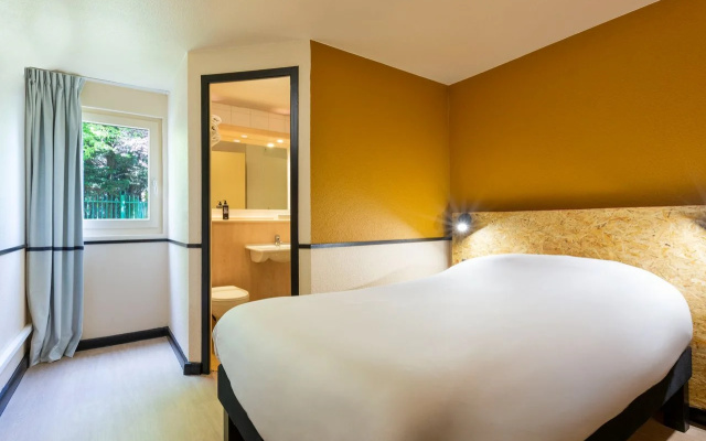 greet Hotel Villeneuve La Garenne