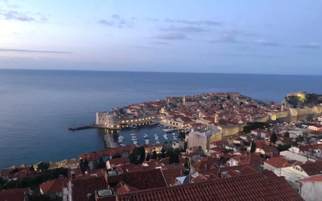 Apartment LuxeView2- Old Town View, 10min to town