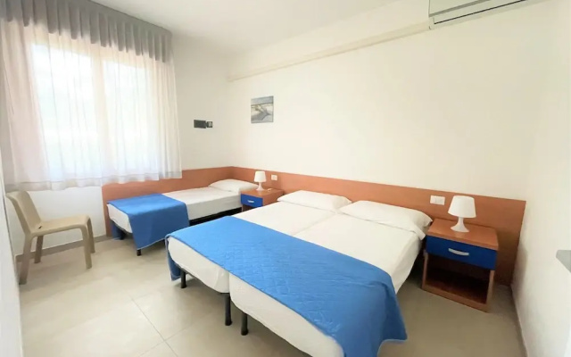 Bright Flat With Pool and Garden