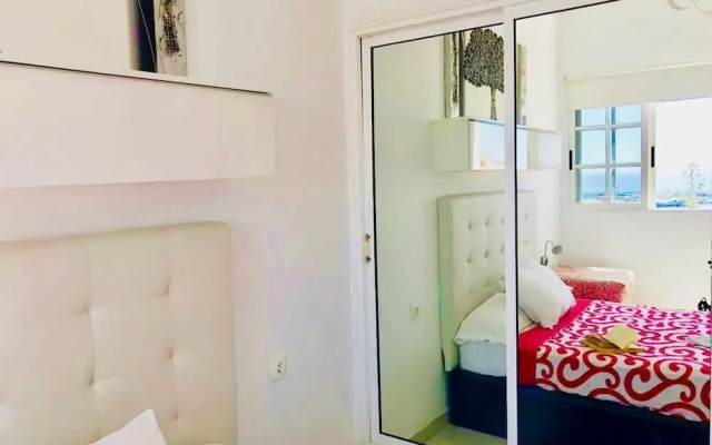 Apartamento Pronfondo Blue: Luz y Vista Mar