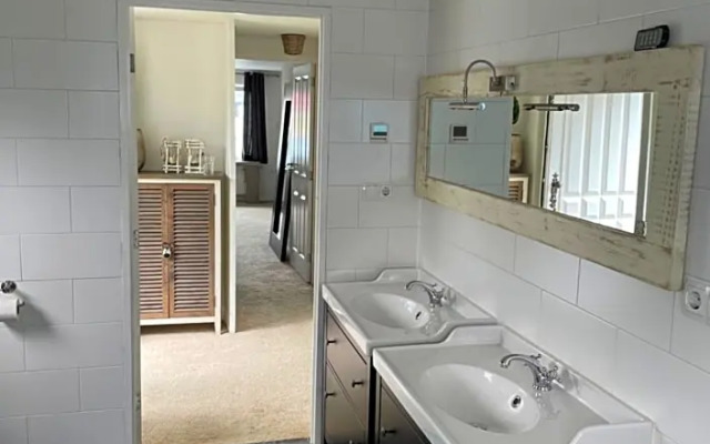 Amster Houseboat Bed Without Breakfast