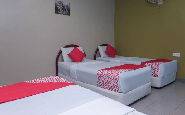 OYO 90015 Indah Chalet