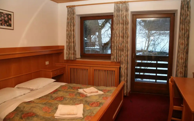 Hotel & Camping Gisser
