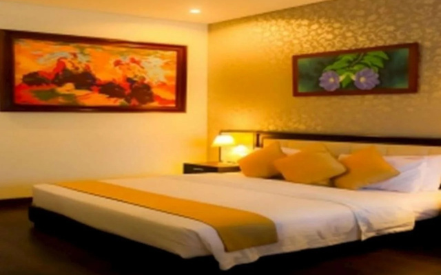 New Ayuda Hotel