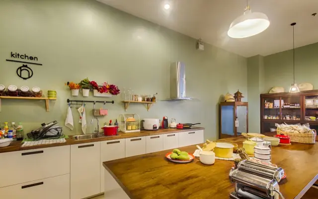Hom hostel & cooking club