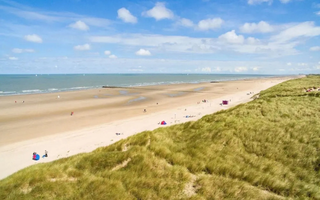 Holiday Home Near North Sea Beach, Breeduyn