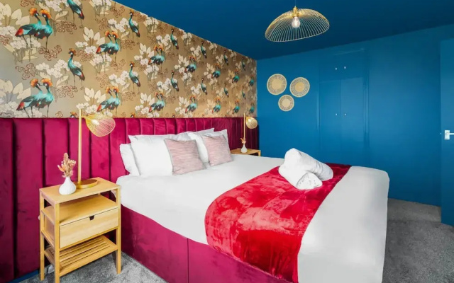 Bright Modern Home Near Birmingham(No Front Desk Please Contact The Property 5 Days In Advance)