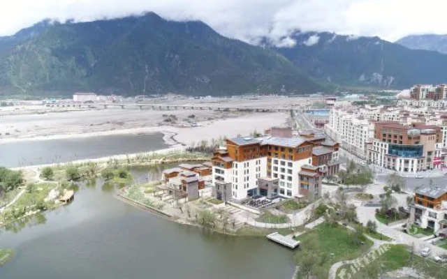 Grand House Tingyue Linzhi