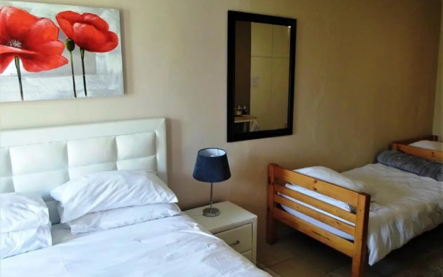 Cenikma Guest Suites - Couples Room