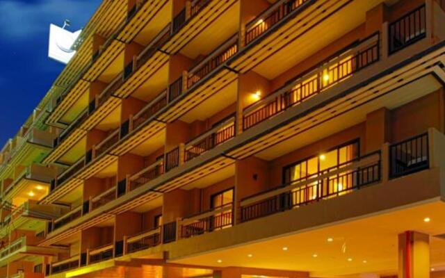 Pattaya Loft Hotel вид на фасад