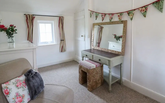 Bryniau Bychain Cottage