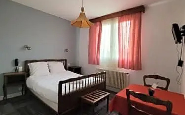 Hotel Restaurant Carrier