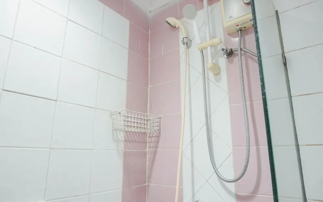 Comfort 2Br At Mediterania Gajah Mada Apartment