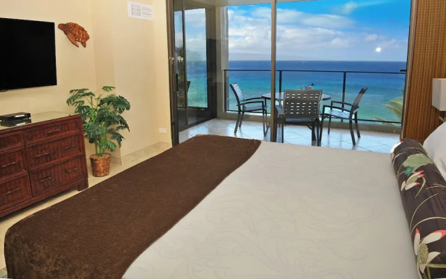 Mahana 604 Oceanfront 1bd/1ba 1 Bedroom Condo by RedAwning