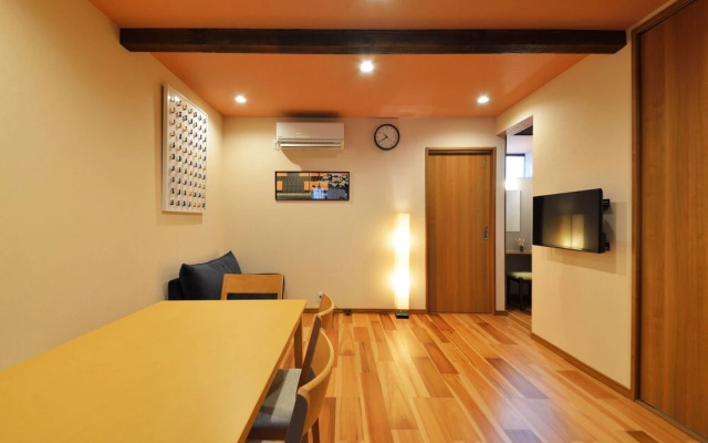 Japanese Modern Townhouse In Gion